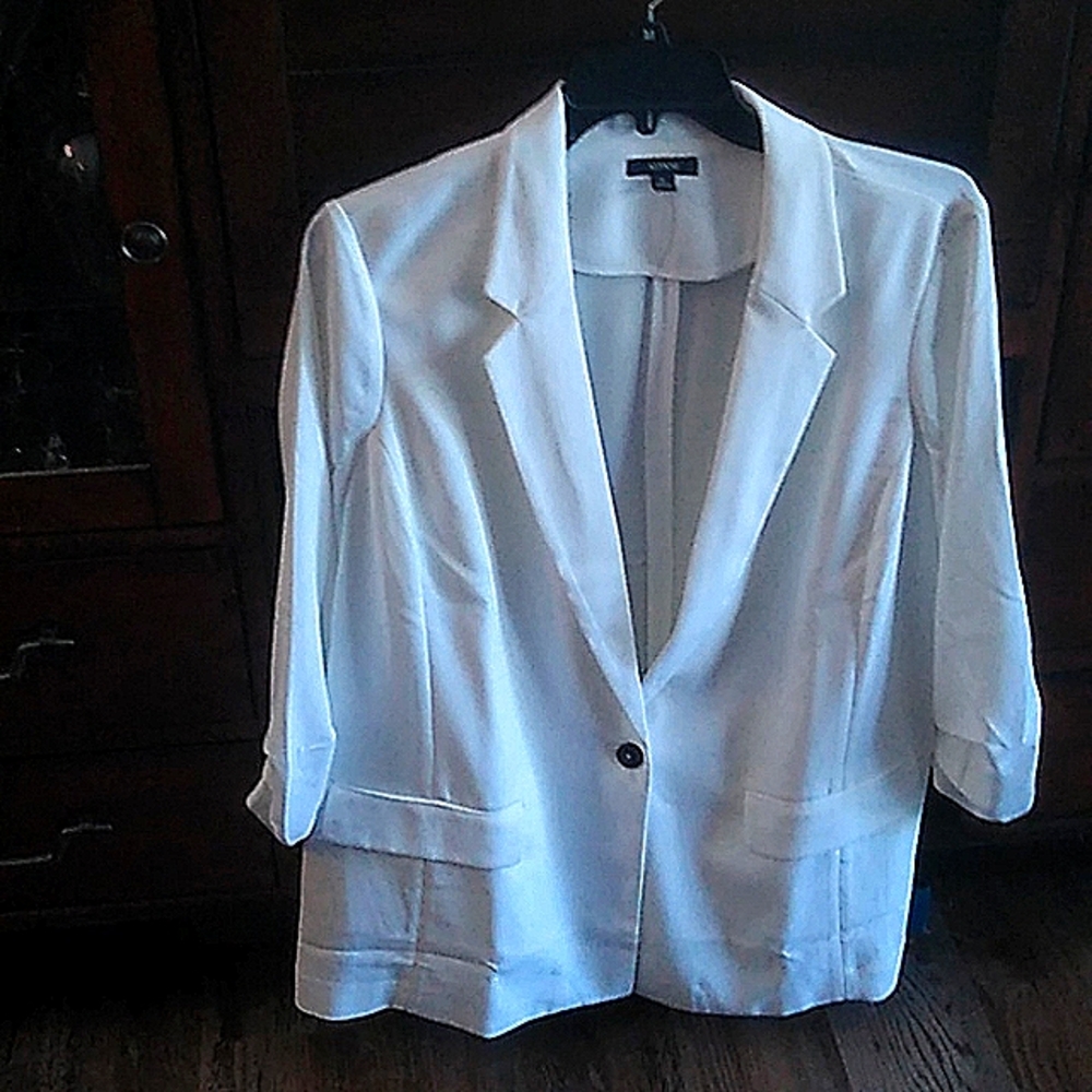 Beautiful white jacket / blazer size XL.